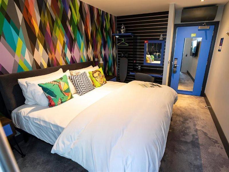 Village Hotel ベージングストーク エクステリア 写真